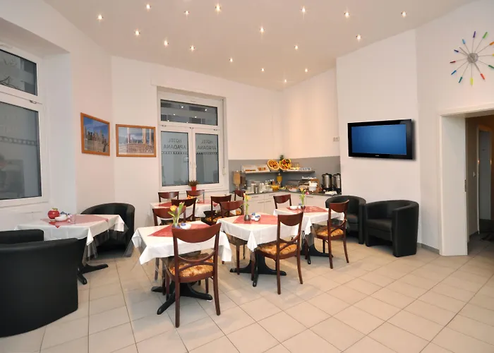 Hotel Apadana Frankfurt 2*