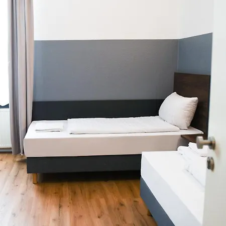 Apadana Frankfurt Hotel