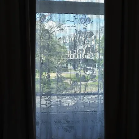 Apadana Frankfurt Hotel 2*
