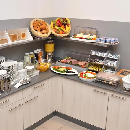 Hotel Apadana Frankfurt 2*