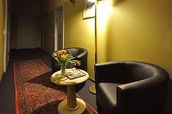 Apadana Frankfurt Hotel 2*