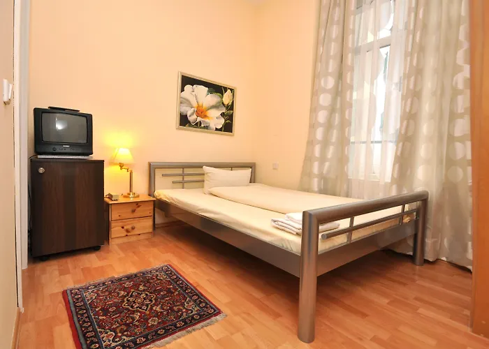 Apadana Frankfurt Hotel