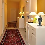 Apadana Frankfurt فندق 2*