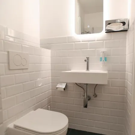 Apadana Frankfurt Hotel