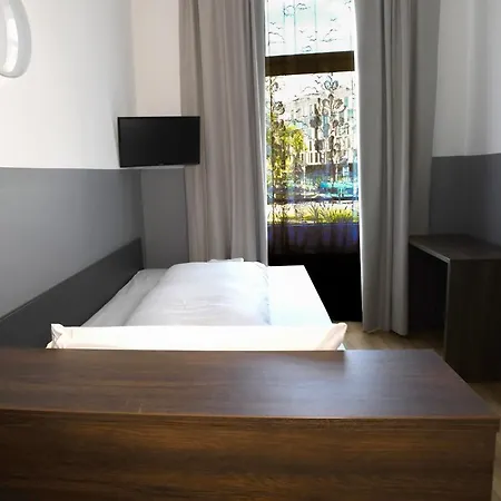 Apadana Frankfurt Hotel