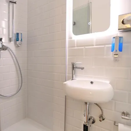 Apadana Frankfurt 2* Frankfurt am Main