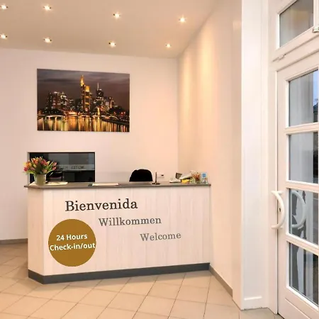 Apadana Frankfurt Отель 2*