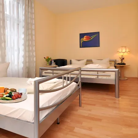 Szálloda Apadana Frankfurt 2*
