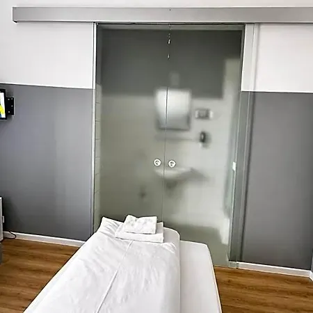 Apadana Frankfurt Otel Frankfurt am Main
