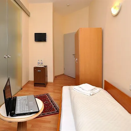 Hotel Apadana Frankfurt Fráncfort del Meno