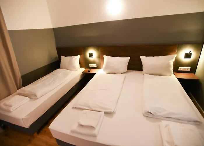 Hotel Apadana Frankfurt