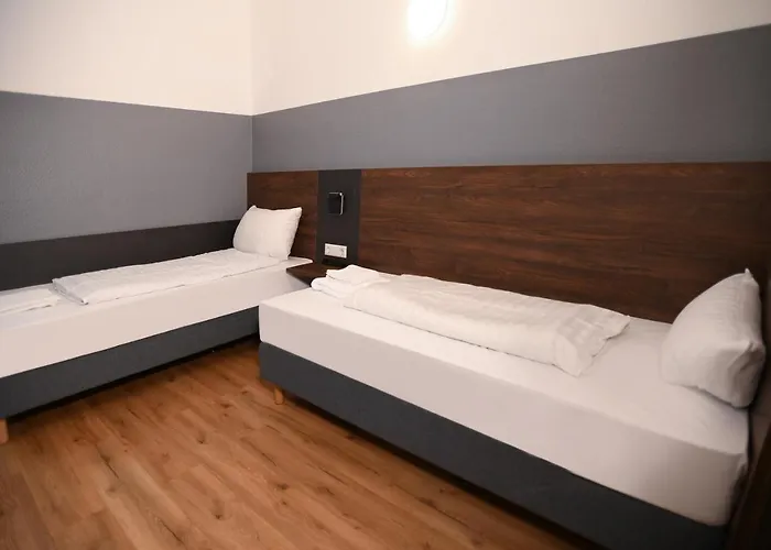 Apadana Frankfurt Szálloda