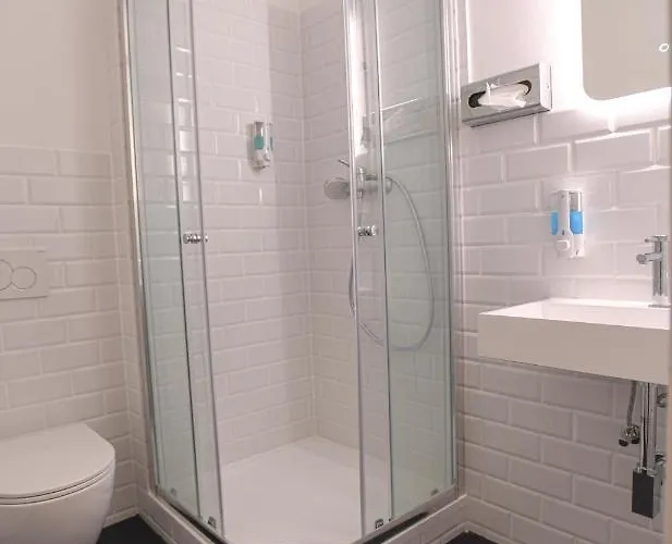 Szálloda Apadana Frankfurt 2*