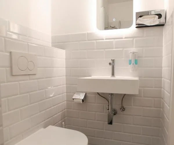 Apadana Frankfurt Szálloda