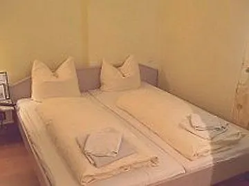 Apadana Frankfurt 2* Frankfurt nad Mohanem