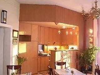 Apadana Frankfurt 2*