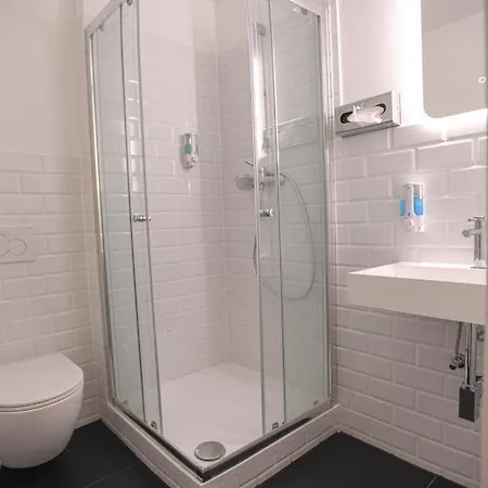 Szálloda Apadana Frankfurt 2*