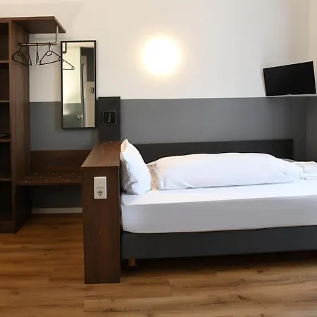 Apadana Frankfurt