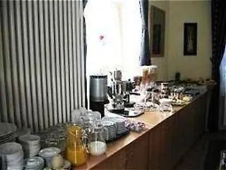 Hotell Apadana Frankfurt 2*